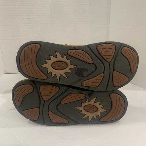 UGG Metro Tas Brown women Sz 7 suede Genuine Sheepskin Boots winter snow 5677 - Picture 11 of 13